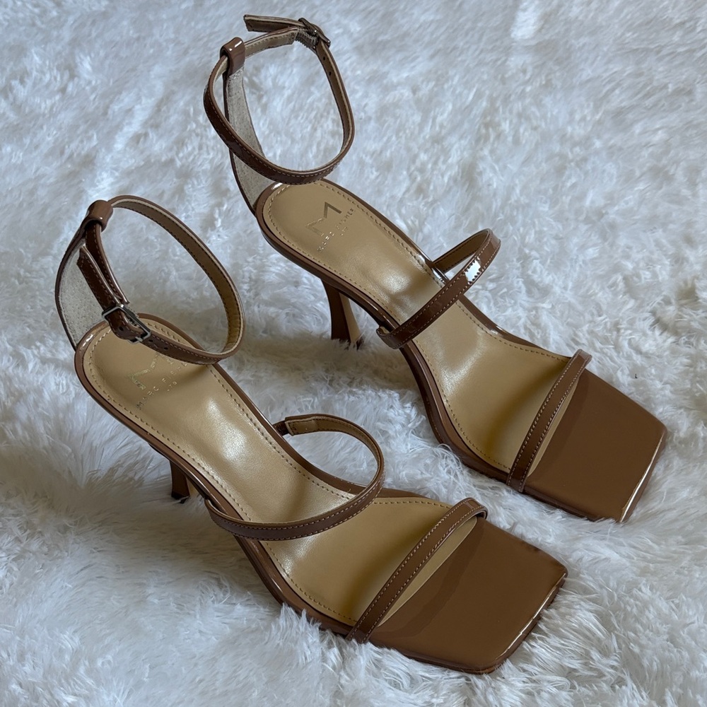 NEW In Box Marc Fisher Light Natural Dalida Strappy Heel Sandals Size 6 1/2M